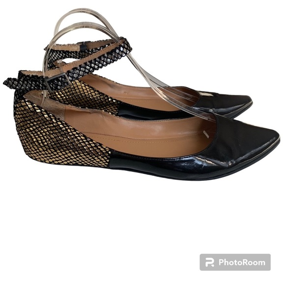 BCBG Paris Zuma Gold Black Snakeskin Ankle Strap Flats Women's sz US 9 / EU 39 - Picture 3 of 8